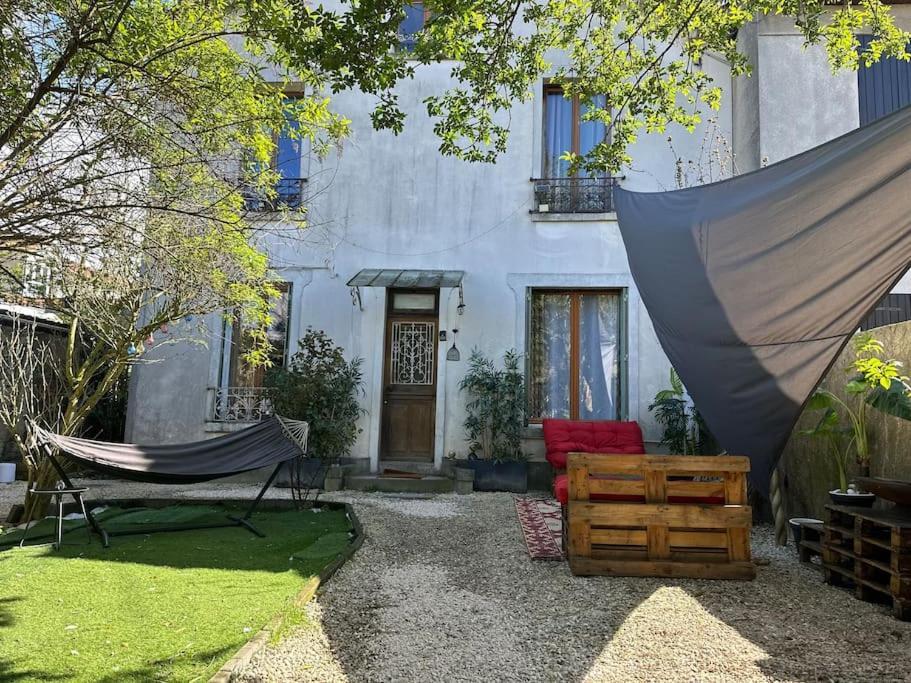 Holiday home The House Of Little Paris